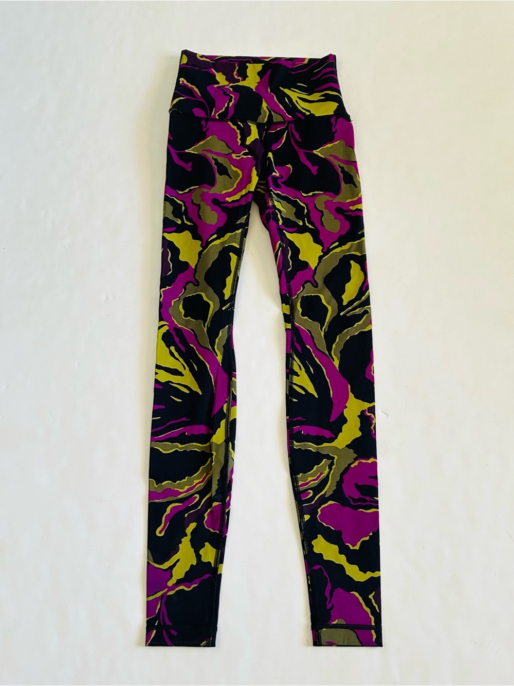 Lululemon Vibrant Abstract Print Leggings  size 4